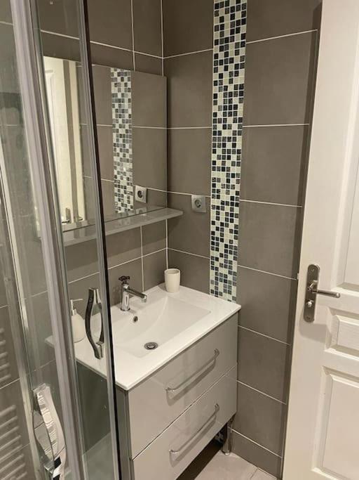 Appartement Chez Tricia Thorigny-sur-Marne Bagian luar foto